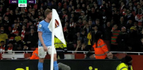 1676554864375051473.gif 德布劳内.gif